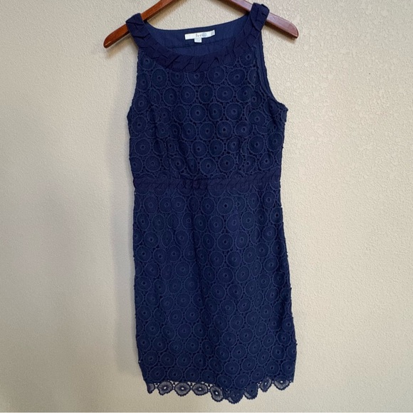 Boden Dresses & Skirts - Boden Navy Crochet Lace Sleeveless Shift Dress Women’s Size 8 Cotton Eyelet